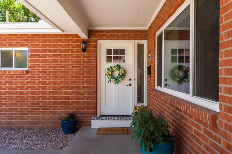2717 Mesilla Street Ne, Albuquerque, NM 87110 - #3