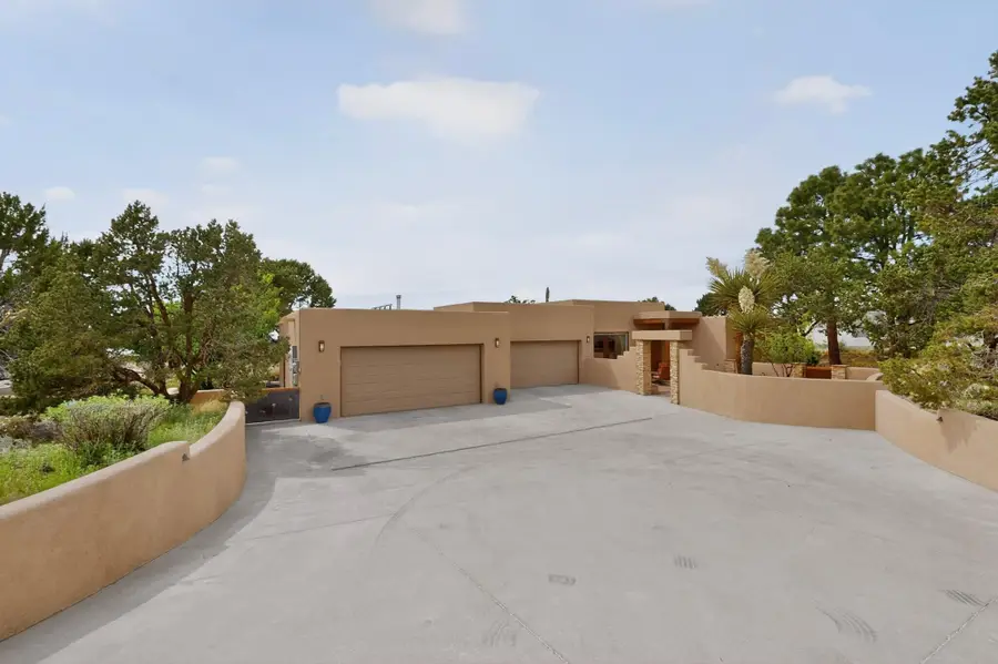 693 Black Hawk Drive Ne, Albuquerque, NM 87122 - #2