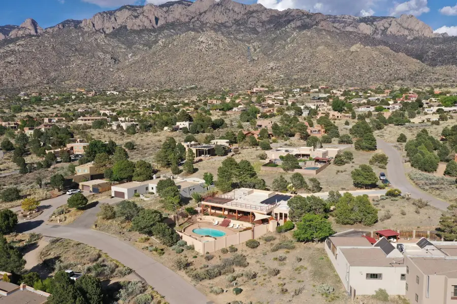 693 Black Hawk Drive Ne, Albuquerque, NM 87122 - #3