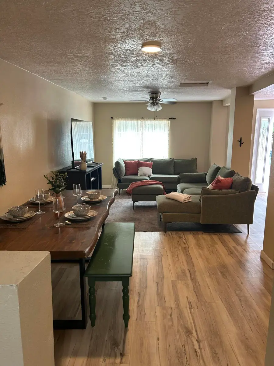 709 Cromwell Avenue Sw, Albuquerque, NM 87102 - #3