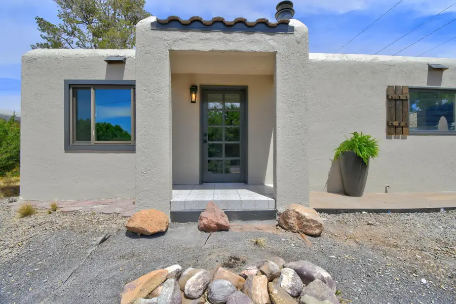 9205 Cherokee Road Ne, Albuquerque, NM 87111 - #3