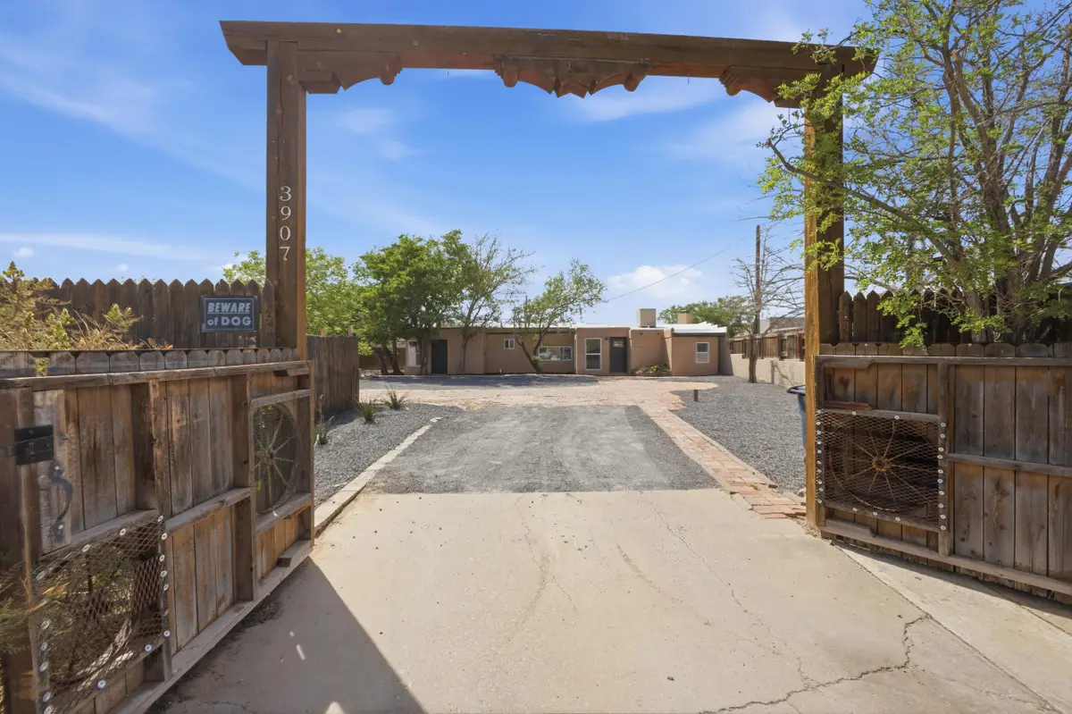 3907 3rd Street Nw, Albuquerque, NM 87107 - #1