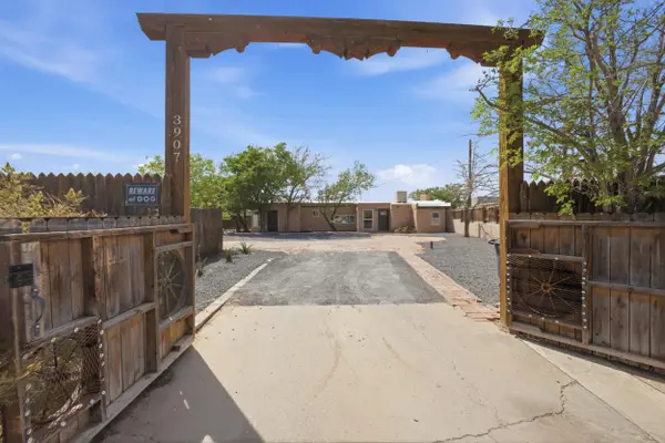 3907 3rd Street Nw, Albuquerque, NM 87107