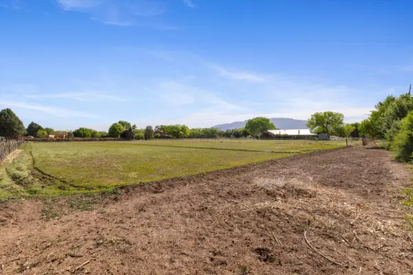 525 Coronado Road, Corrales, NM 87048
