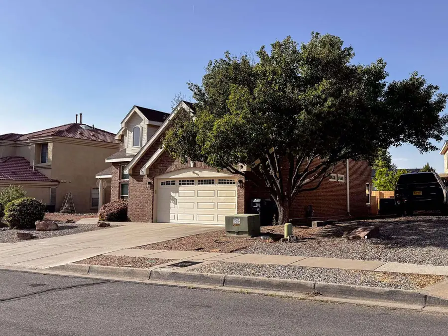 9121 Ridgefield Avenue Ne, Albuquerque, NM 87109 - #2