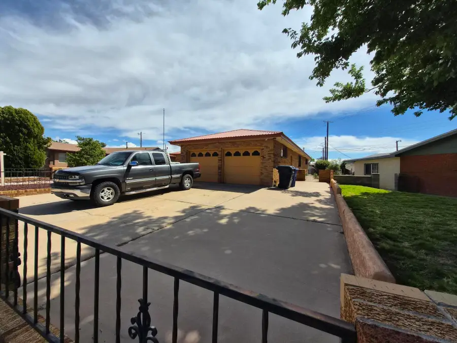 3804 Hilton Avenue Ne, Albuquerque, NM 87110 - #2