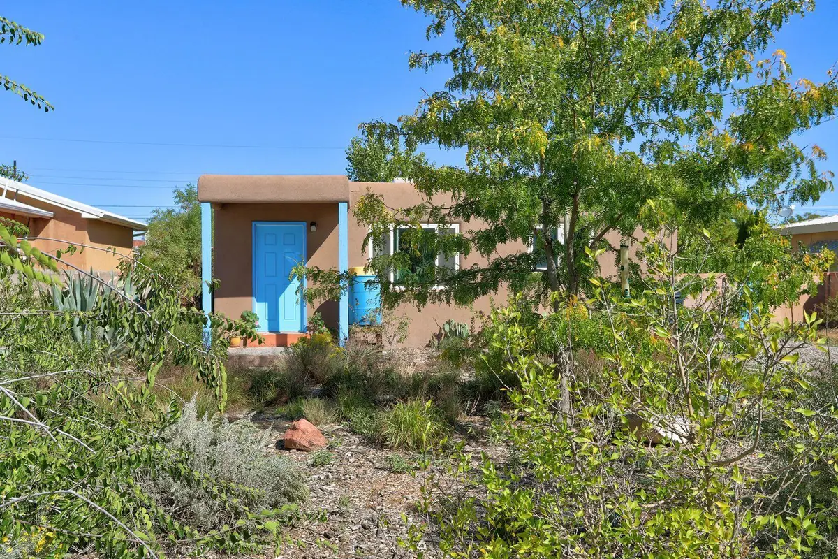 2201 Milton Court Nw, Albuquerque, NM 87104 - #1