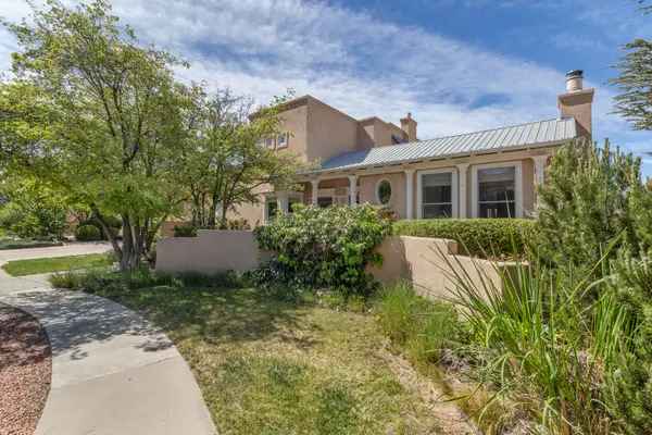 1815 Avenida Alturas Ne, Albuquerque, NM 87110