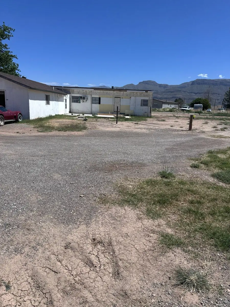 27 Becky Avenue, Alamogordo, NM 88310 - #2