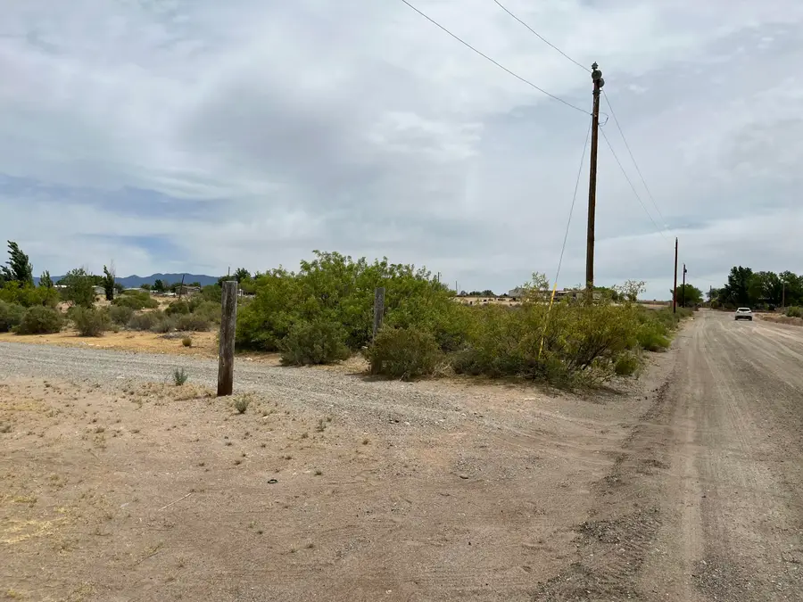 81 Storey Avenue, Belen, NM 87002 - #3