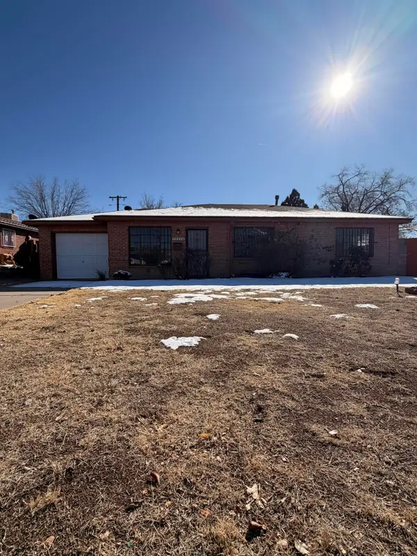 8906 Lexington Avenue Ne, Albuquerque, NM 87112