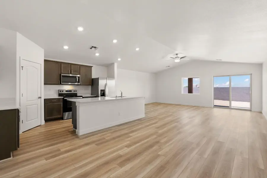 837 Calle De Las Rosas, Belen, NM 87002 - #2
