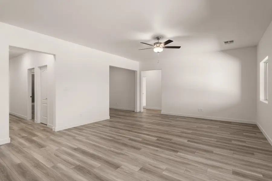 832 Calle De Las Rosas, Belen, NM 87002 - #3