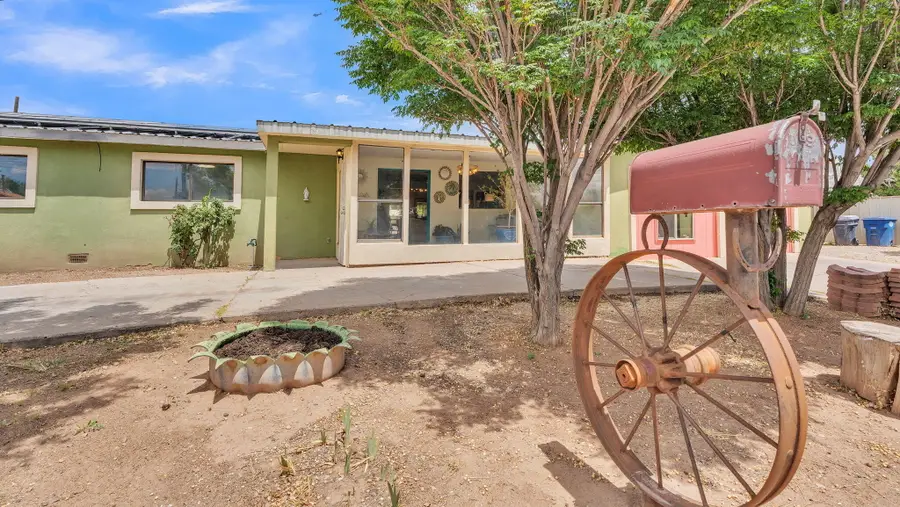 2707 Floral Road Nw, Albuquerque, NM 87104 - #3