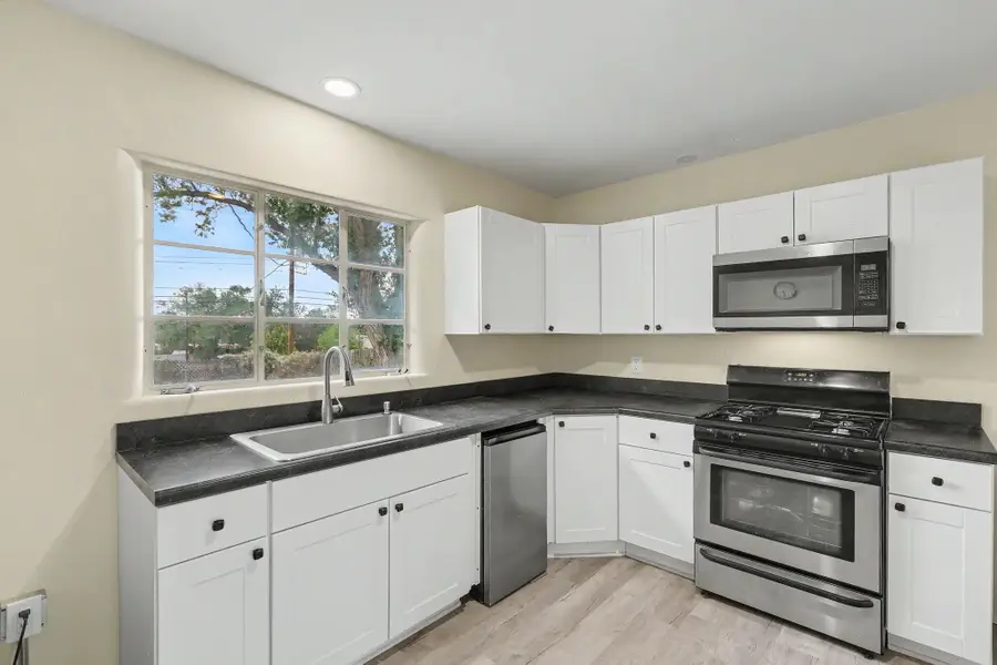 1311 Dartmouth Drive Ne, Albuquerque, NM 87106 - #3