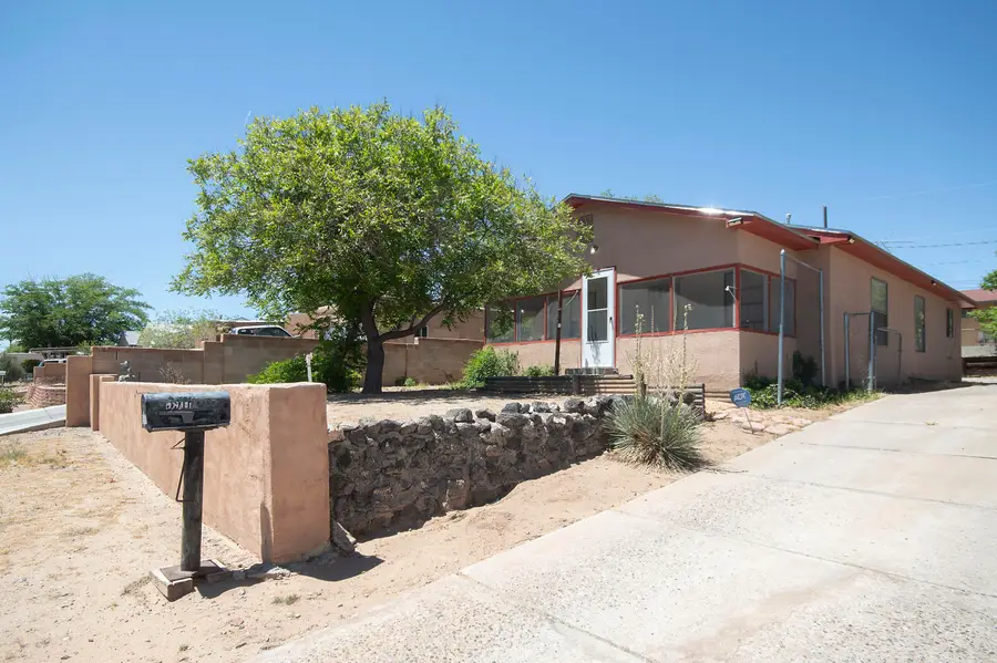 5911 Lucca Avenue Sw, Albuquerque, NM 87121 - #3