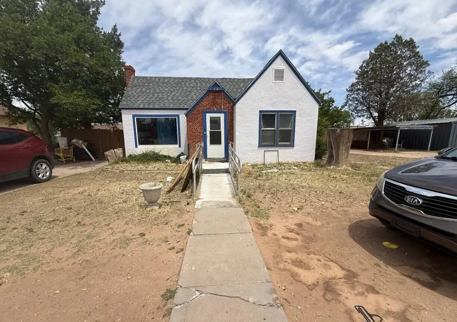 1012 W 3rd Street, Portales, NM 88130 - #2
