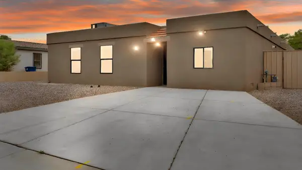 112 Hilton Avenue Nw, Albuquerque, NM 87107