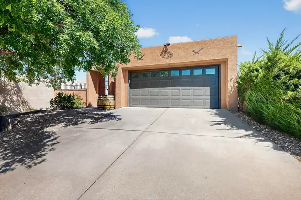10433 Camino Del Oso Ne, Albuquerque, NM 87111