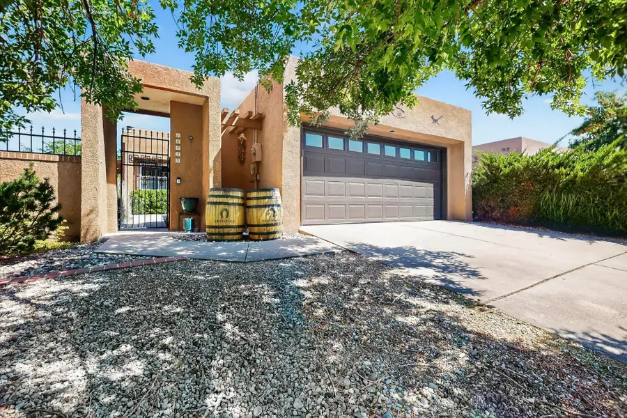 10433 Camino Del Oso Ne, Albuquerque, NM 87111 - #3