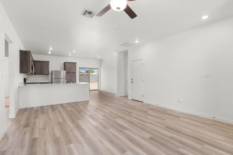 848 Calle De Las Rosas Sw, Belen, NM 87002 - #2