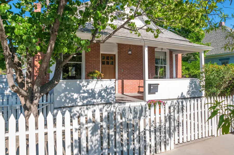913 8th Street Nw, Albuquerque, NM 87102 - #2