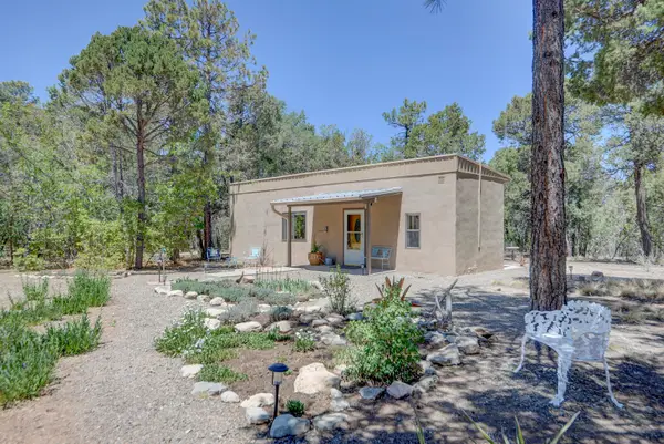 17 Robinhood Lane, Tijeras, NM 87059