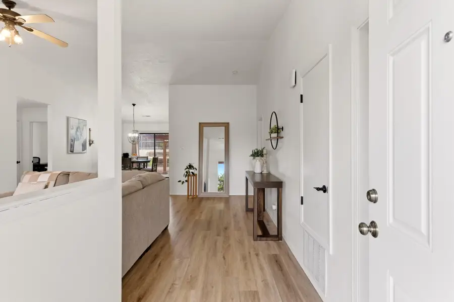 5828 Irving Boulevard Nw, Albuquerque, NM 87114 - #3