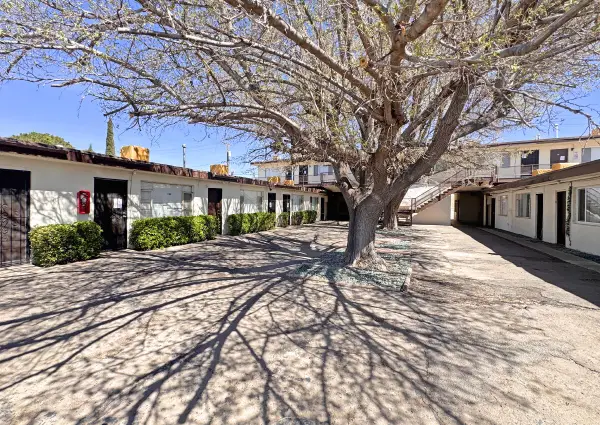 1024 Alvarado Drive Se #APT 6, Albuquerque, NM 87108