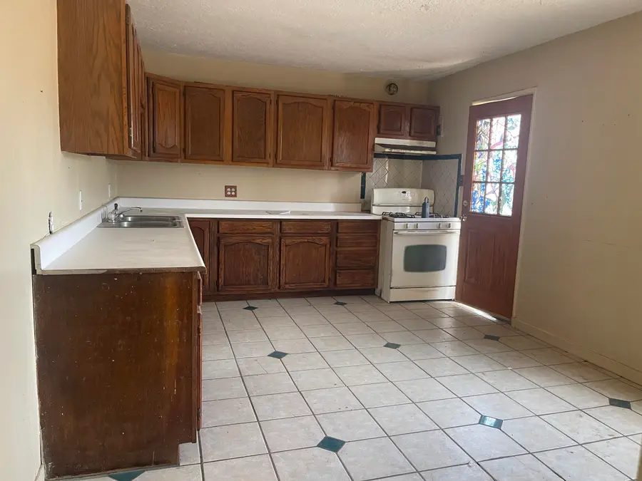 5405 Mountain Road Ne, Albuquerque, NM 87110 - #3