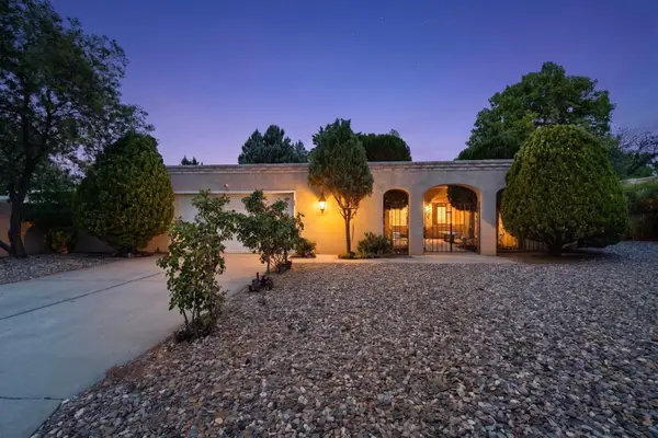5813 La Madera Road Ne, Albuquerque, NM 87109