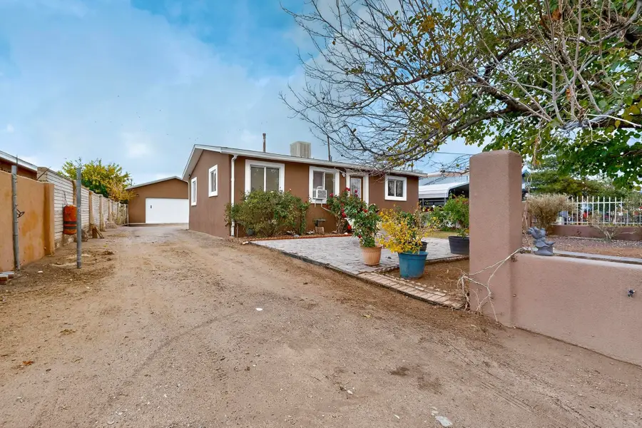 305 San Jose Avenue Se, Albuquerque, NM 87102 - #2