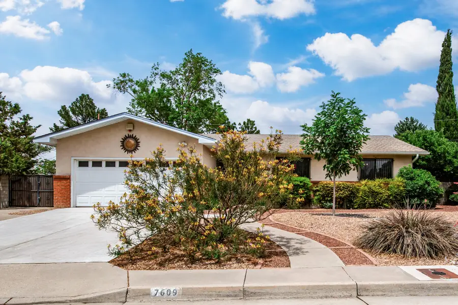7609 Summer Avenue Ne, Albuquerque, NM 87110 - #2