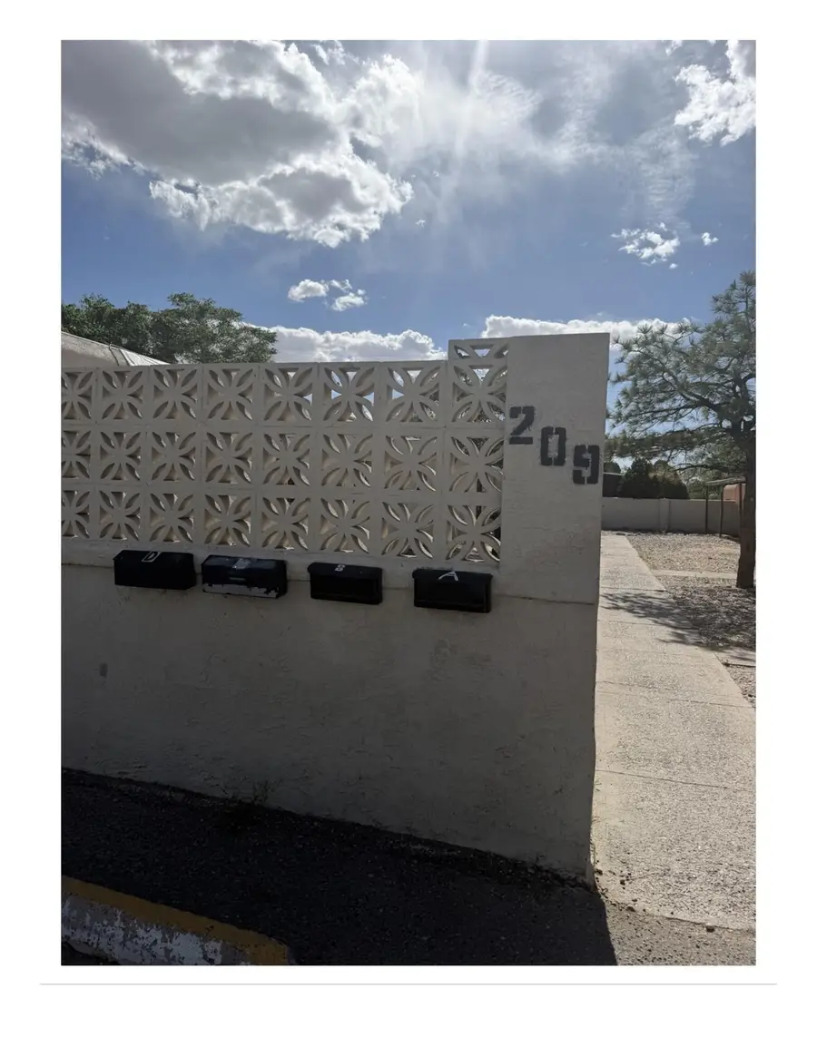 209 Texas Street Ne, Albuquerque, NM 87108 - #2