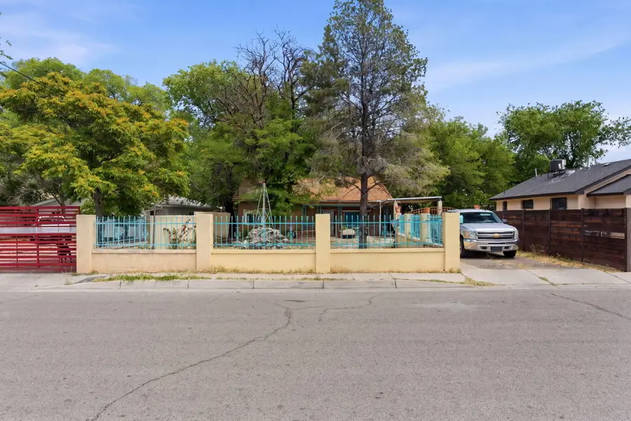 314 49th Street Nw, Albuquerque, NM 87105 - #3