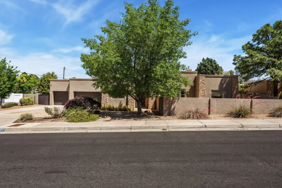 4501 Altura Place Ne, Albuquerque, NM 87110 - #2