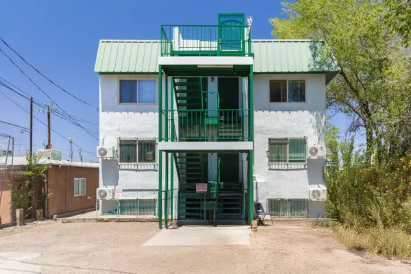 2104 Lead Avenue Se, Albuquerque, NM 87106