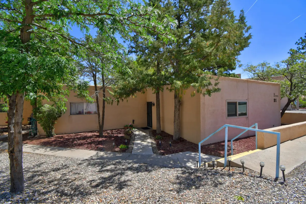 4715 Country Club Lane Nw #APT B1, Albuquerque, NM 87114 - #1