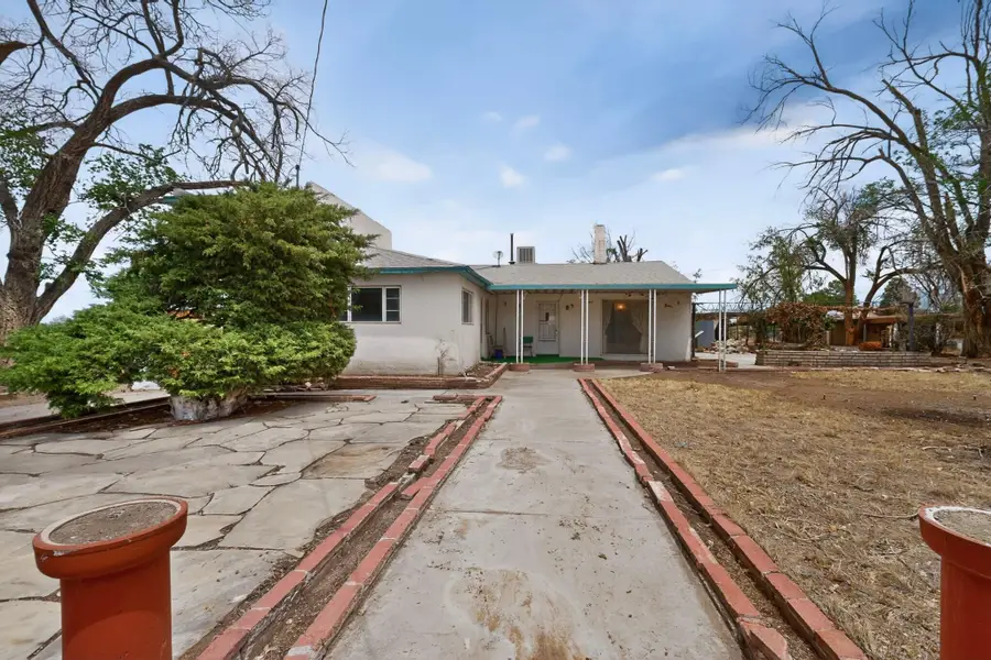 631 Vineyard Road Ne, Albuquerque, NM 87113 - #3