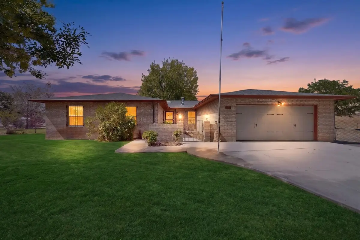 3601 Sunstar Lp Loop Sw, Albuquerque, NM 87105 - #1