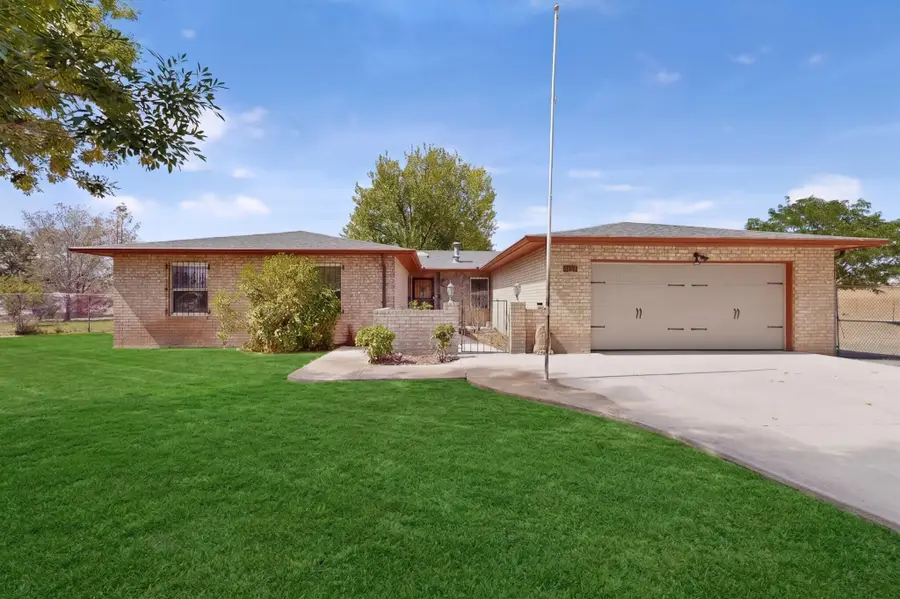 3601 Sunstar Lp Loop Sw, Albuquerque, NM 87105 - #2