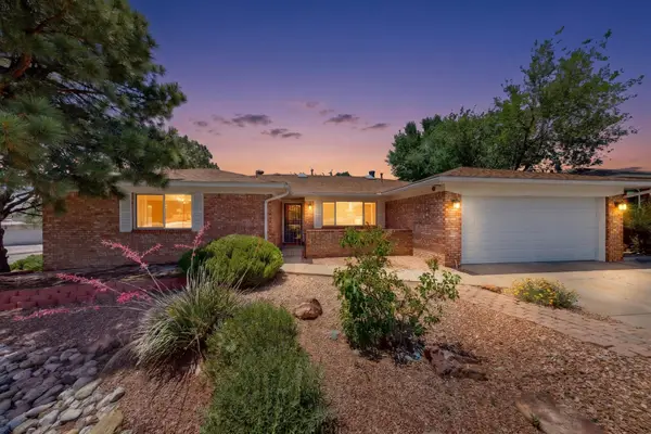 9701 Avenida Del Oso Ne, Albuquerque, NM 87111