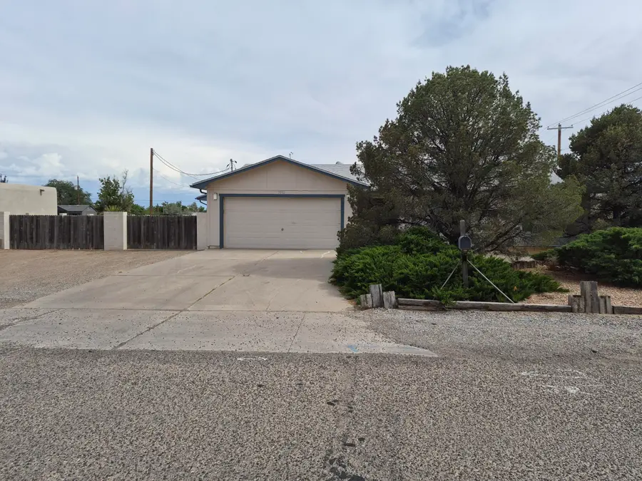 3002 Gay Circle Se, Rio Rancho, NM 87124 - #3