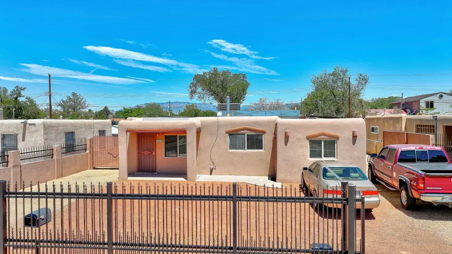 324 62nd Street Nw, Albuquerque, NM 87105 - #3