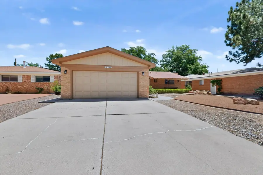2808 Dallas Street Ne, Albuquerque, NM 87110 - #2