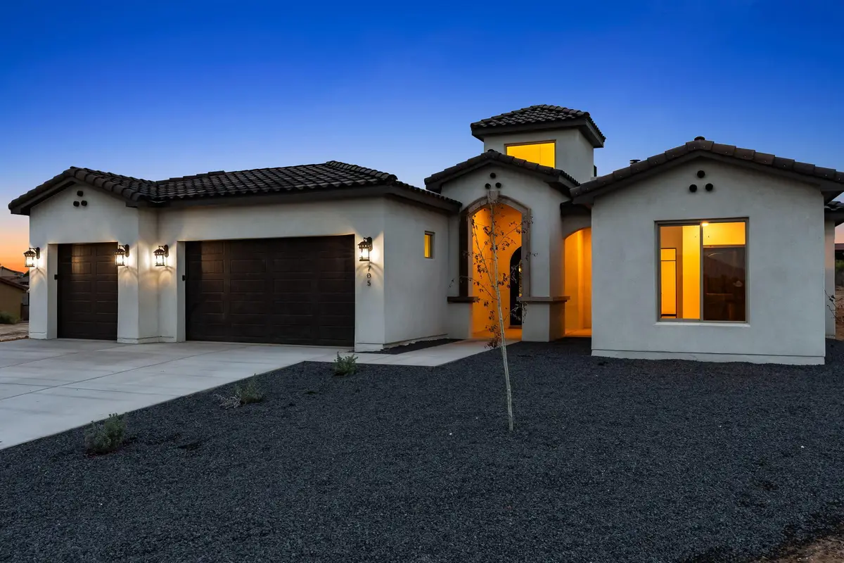 705 4th Street Ne, Rio Rancho, NM 87124 - #1