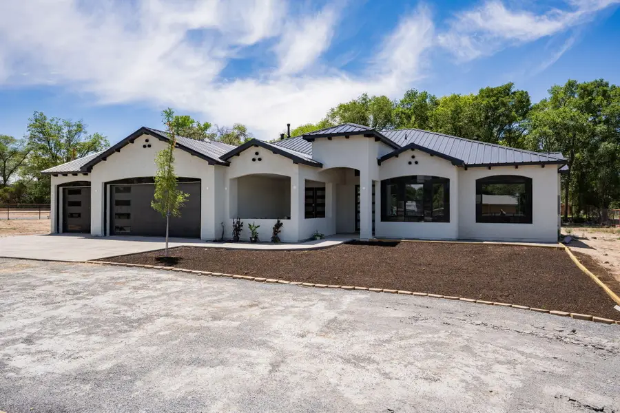 1910 Sunshine Road Sw, Albuquerque, NM 87105 - #3