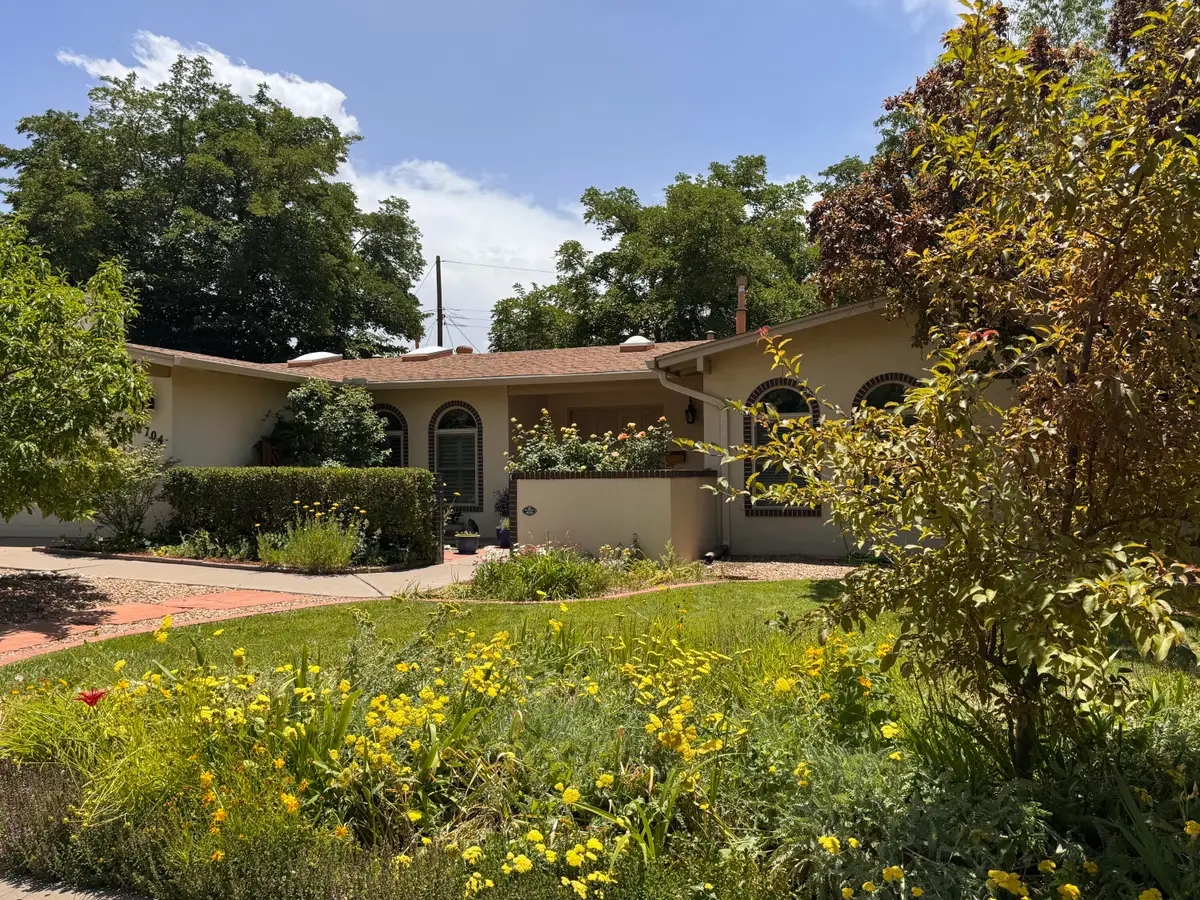 7704 Spring Avenue Ne, Albuquerque, NM 87110 - #1