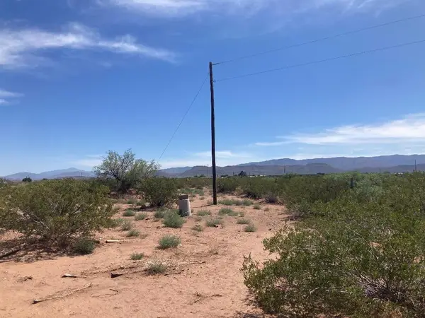 35 Canary Lane, Alamogordo, NM 88310