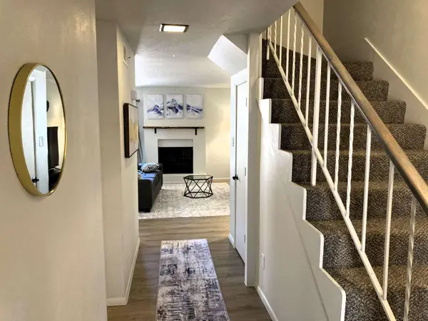 6813 Los Trechos Court Ne, Albuquerque, NM 87109